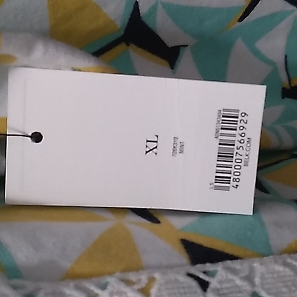 Crown & Ivy Top - Picture 7 of 8